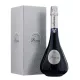 Bouteille de Champagne De Venoge Princes Extra Brut, vue de face, étiquette argentée sur fond noir