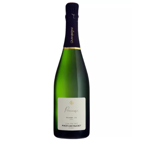 Bouteille de Champagne Pinot Chevauchet Précieuse, étiquette blanche et capsule noire, vue de face