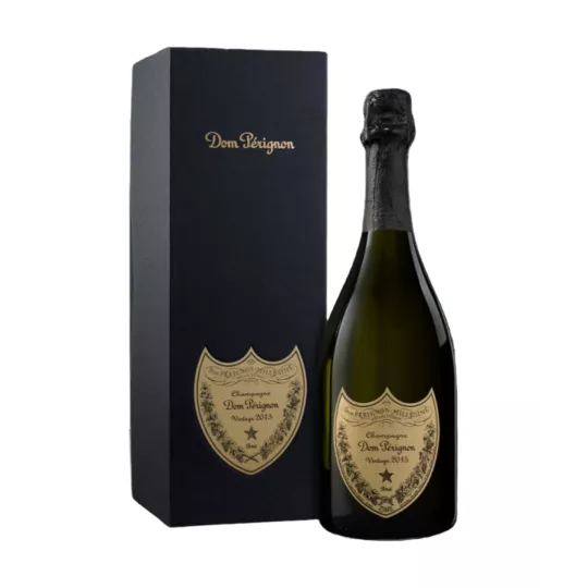 Bouteille de Champagne Dom Pérignon Millésime 2015, vue de face avec étiquette dorée