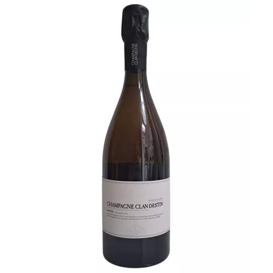 Bouteille de Champagne Clandestin cuvée Boréal 2022, vue de face, étiquette blanche minimaliste