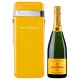 Bouteille de Champagne Veuve Clicquot avec étui isotherme jaune, vue de face