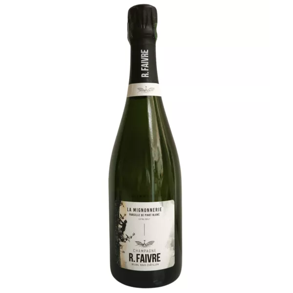Bouteille de Champagne R. Faivre La Mignonnerie extra brut sur fond clair