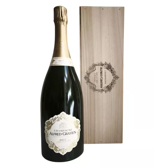 Magnum Champagne Alfred Gratien Brut 150 cl en caisse bois – vinification en fûts de chêne, Chardonnay, Pinot Noir et Meunier.