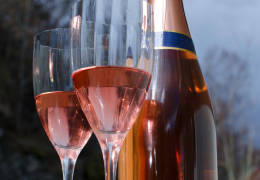Quelle est la particularité du champagne rosé ?