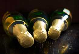 Tailles de Bouteilles de Champagne Expliquées : Du Quart à la Melchisédech