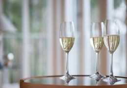 Verre à Champagne ou Flûte à Champagne : Le Duel des Élégances pour Sublimer vos Bulles