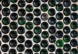 Pourquoi les bouteilles de champagne ont-elles le fond creux ?