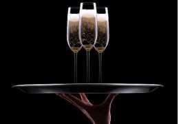 L'art de servir le champagne: Éclat et élégance pour vos fêtes